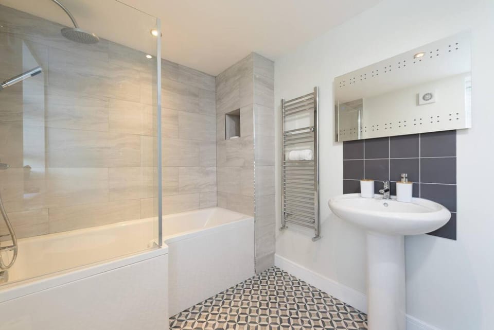Large 4-Bedroom House in Banbury House in Banbury