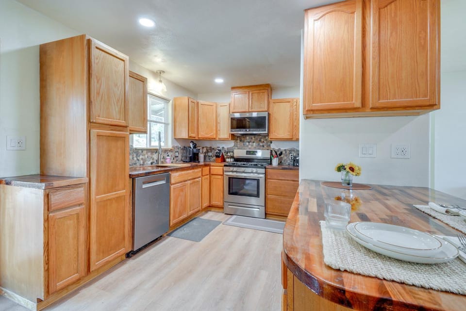 Dog Friendly! Peaceful Wooded Retreat in Prescott House in Prescott