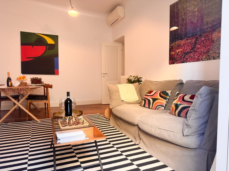 Living room, Seating area, air conditioner