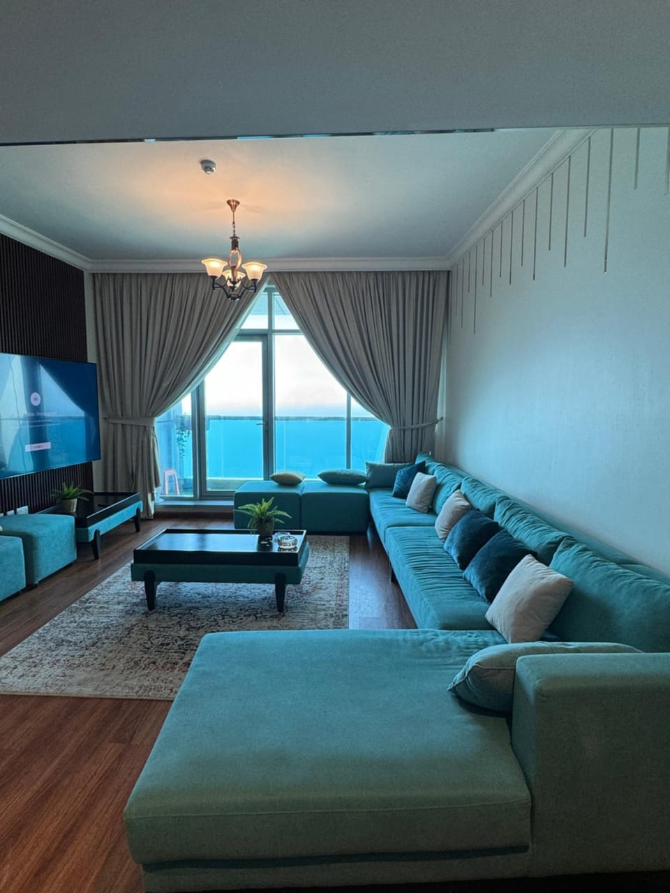 Luxury Sea View Apartment Pool & Gym&jacuzzi Apartment in Ajman