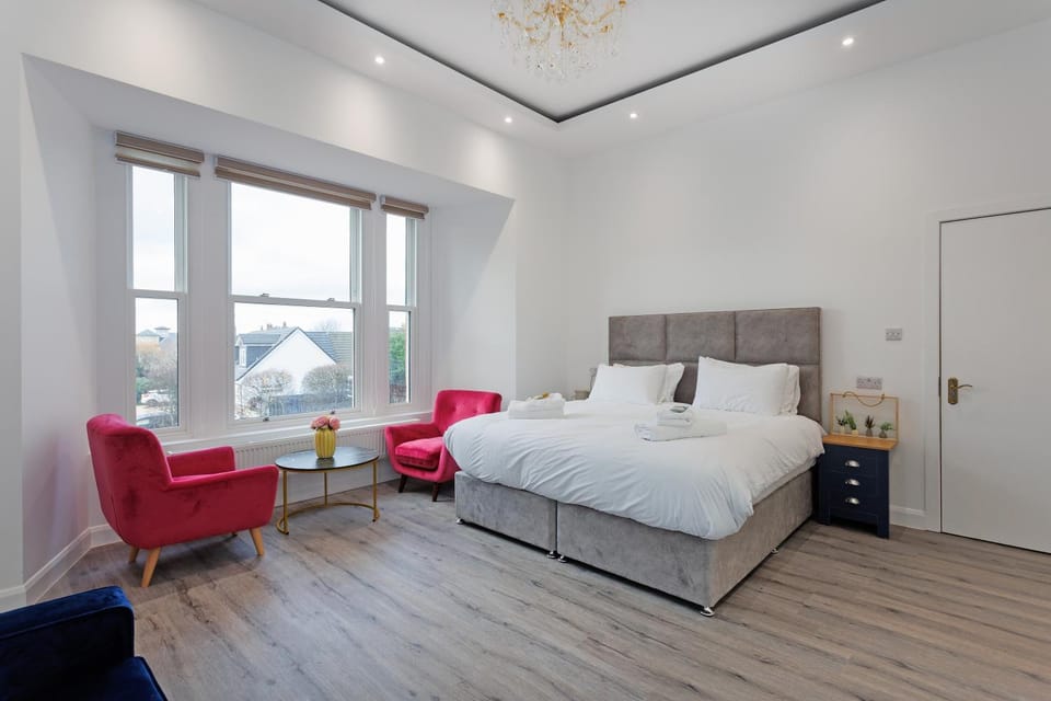 Seating area, Bedroom