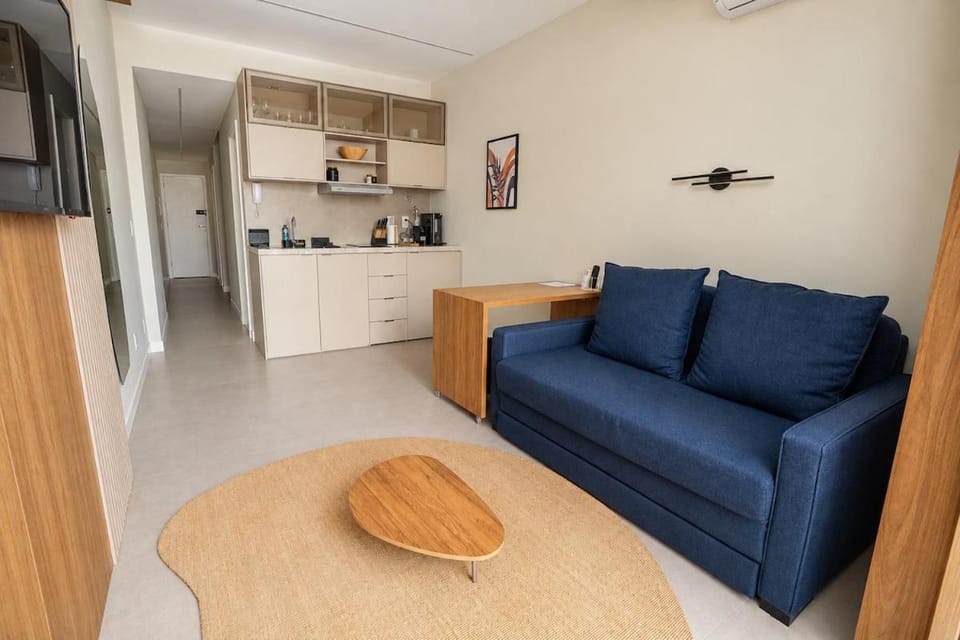 Renovated apartment near Posto 5, Copacabana Beach Apartment in Rio de Janeiro