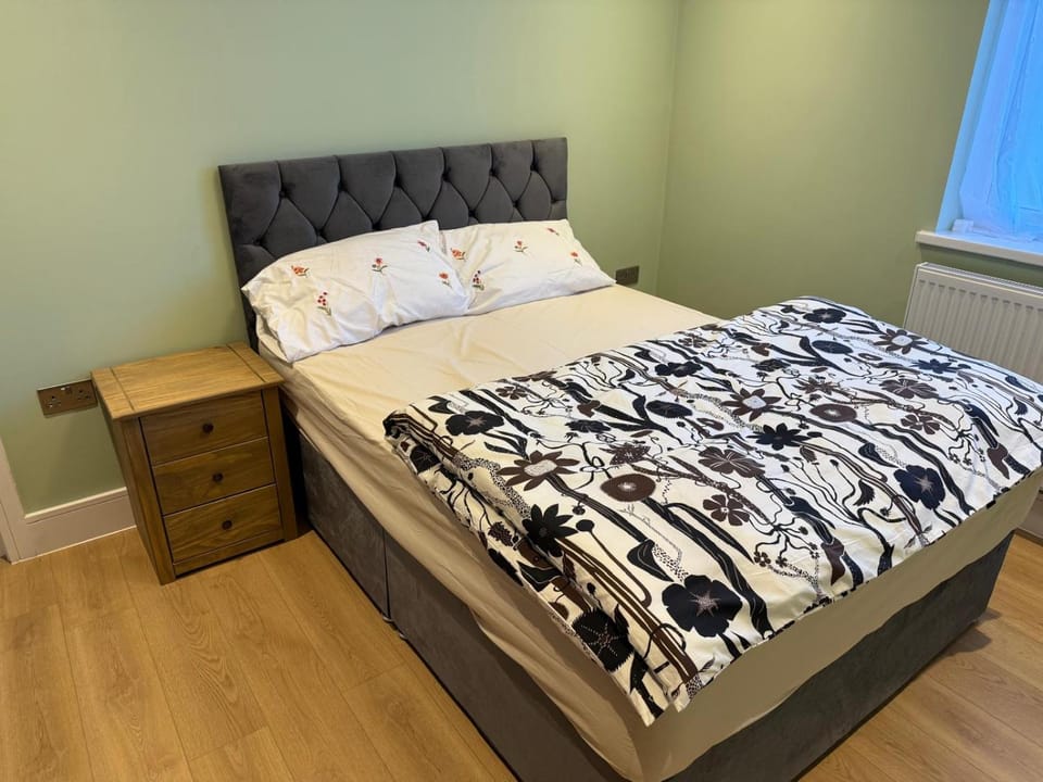 Modern holiday house near Heathrow House in Hounslow