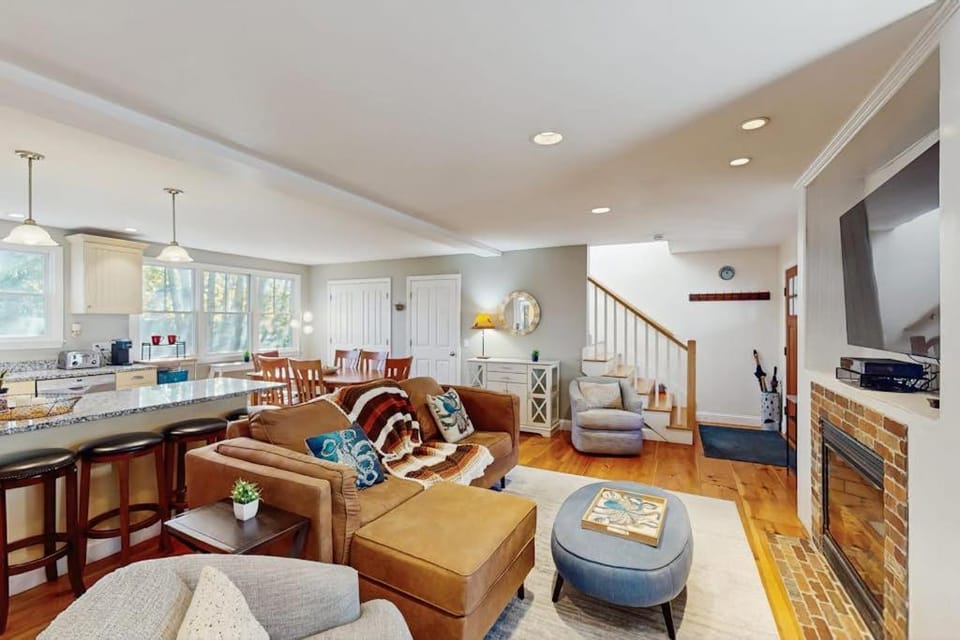 Wraparound Hideaway House in Provincetown