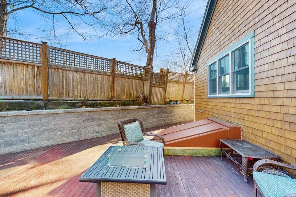 Wraparound Hideaway House in Provincetown