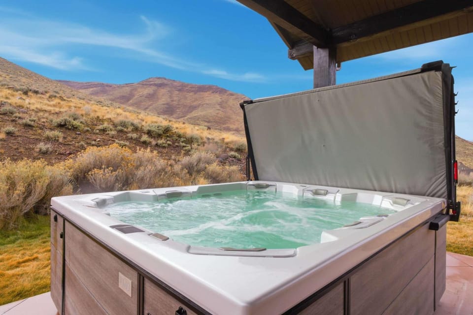 Private Family Home with Hot Tub House in Utah