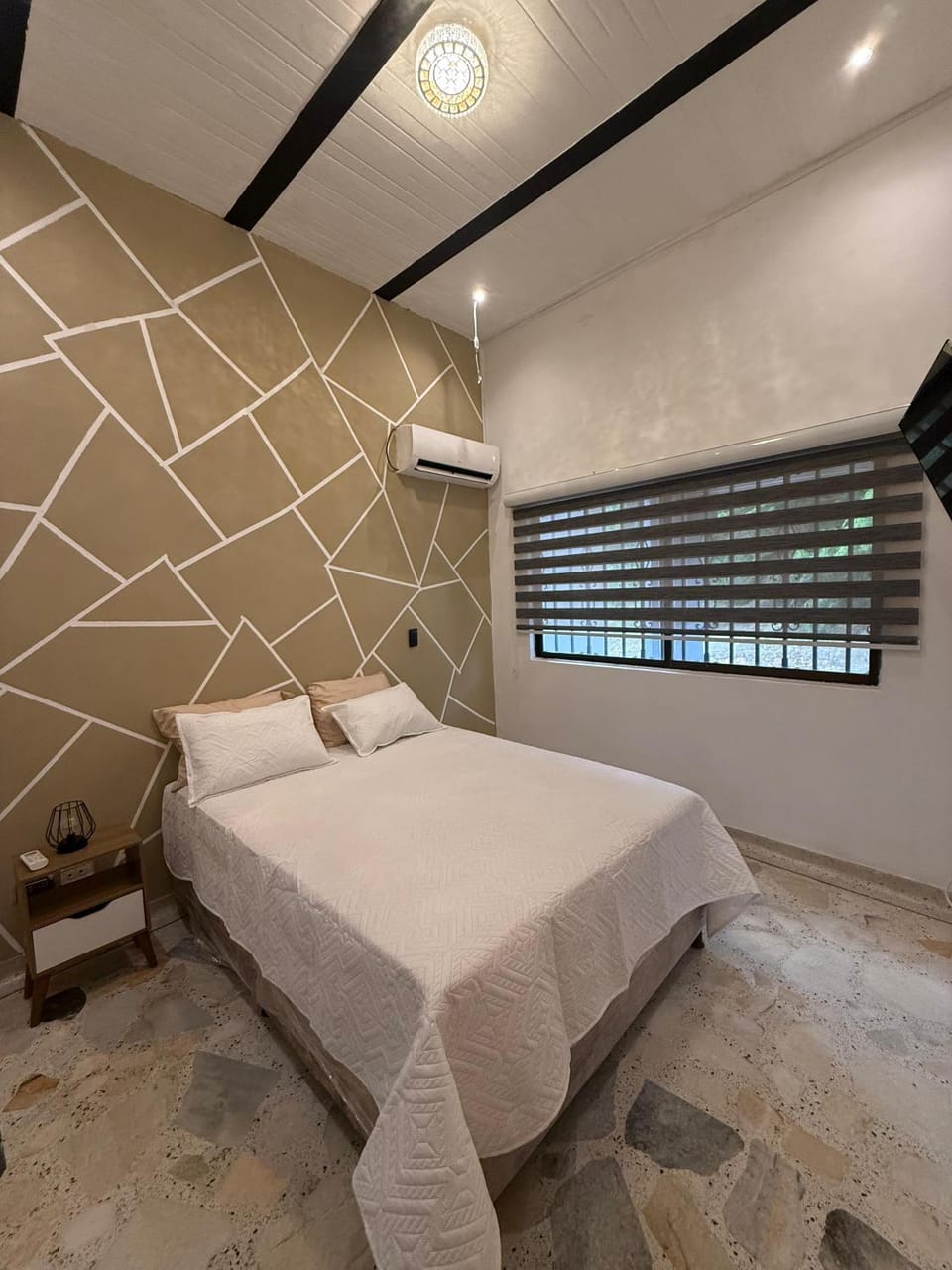 Bed, Photo of the whole room
