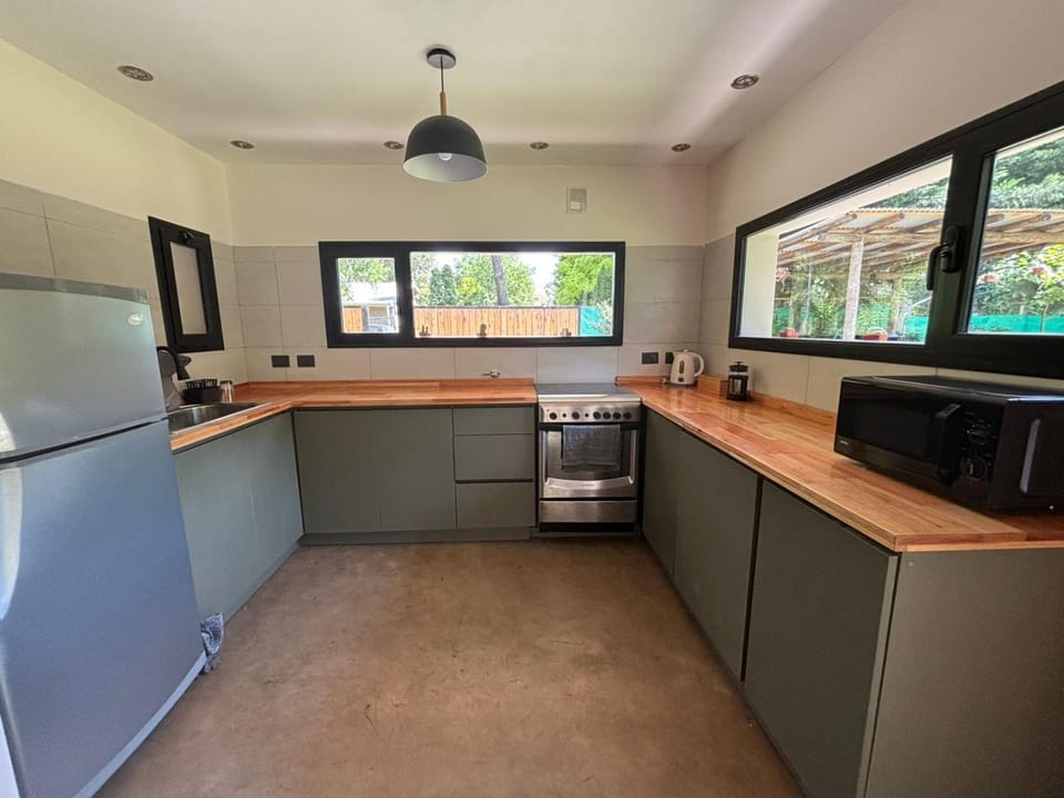 Kitchen or kitchenette, microwave, oven