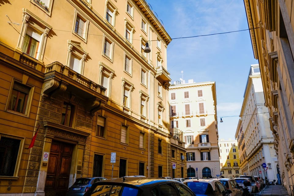 Property building, Day, Neighbourhood, City view, Street view, Location, Parking