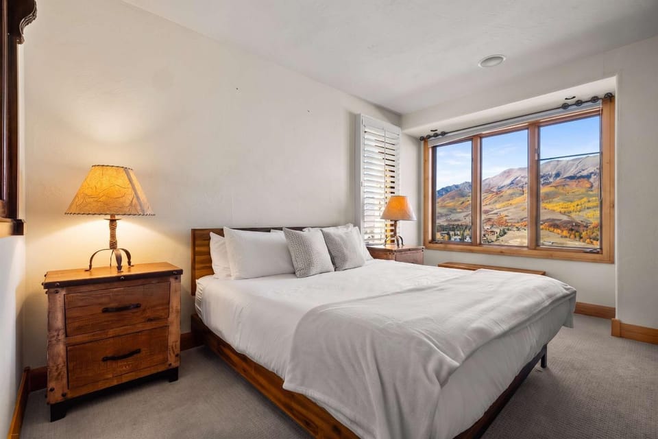 Mountain Village Retreat - Steam Shower & Views House in Telluride