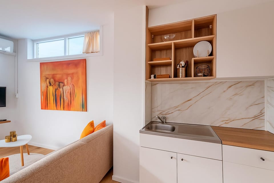 Kitchen or kitchenette, Living room, Seating area