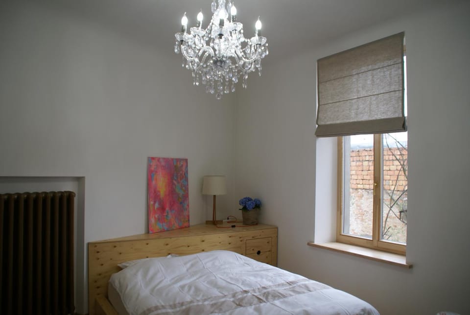 Bed, Photo of the whole room, Decorative detail