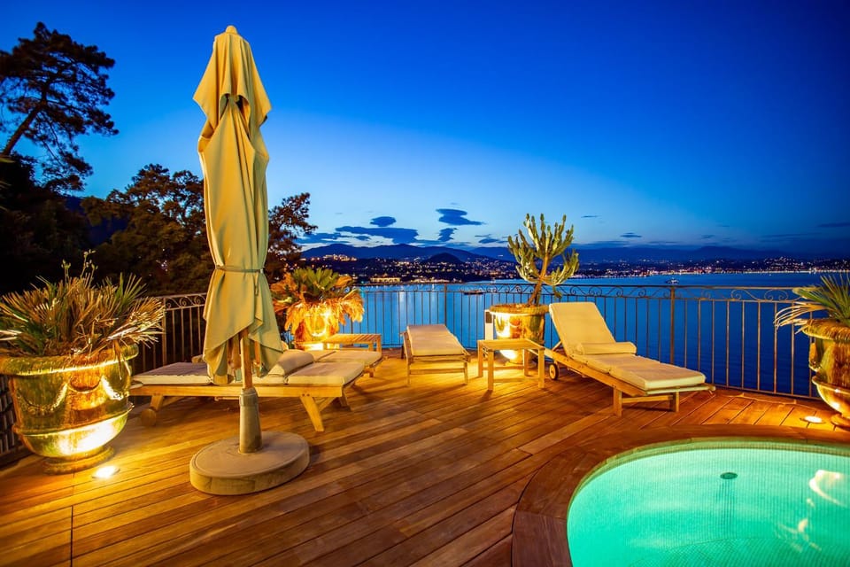Night, View (from property/room), Balcony/Terrace, Pool view, Sea view, Swimming pool, sunbed