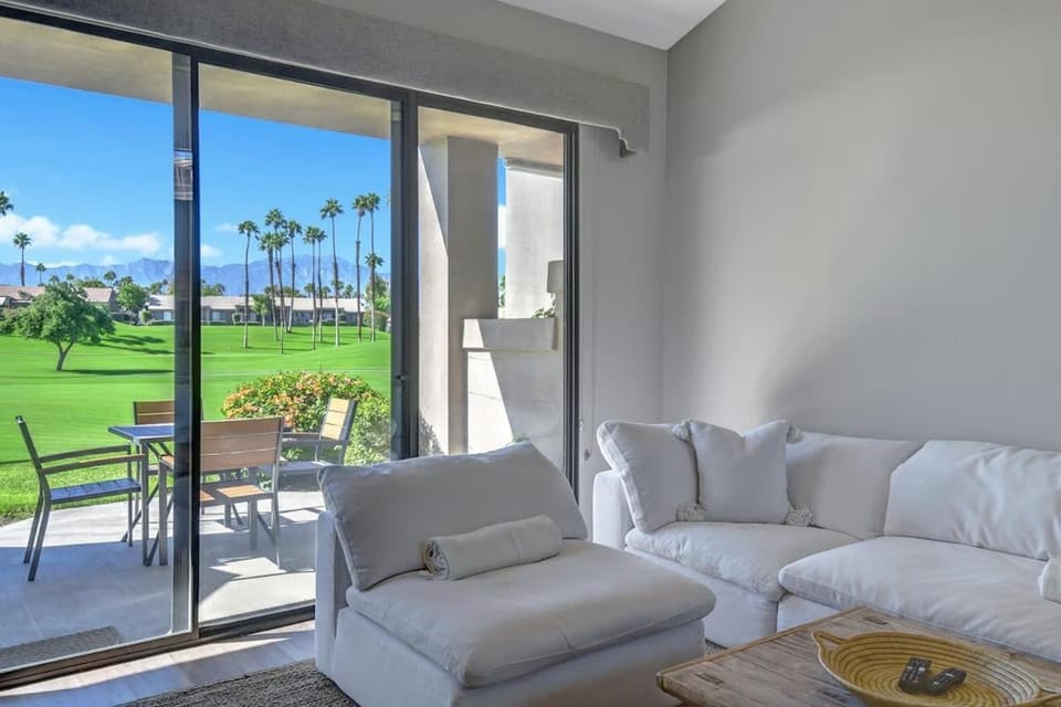 V3953 - Double Fairway House in Palm Desert