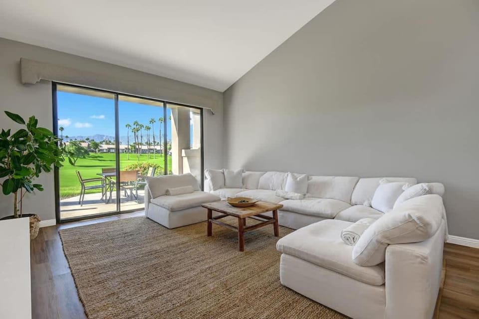 V3953 - Double Fairway House in Palm Desert
