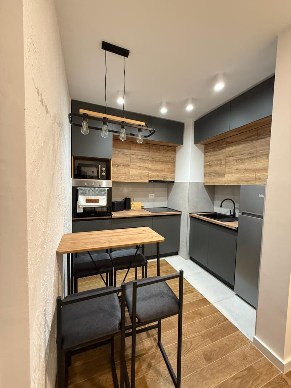 Dining area, kitchen