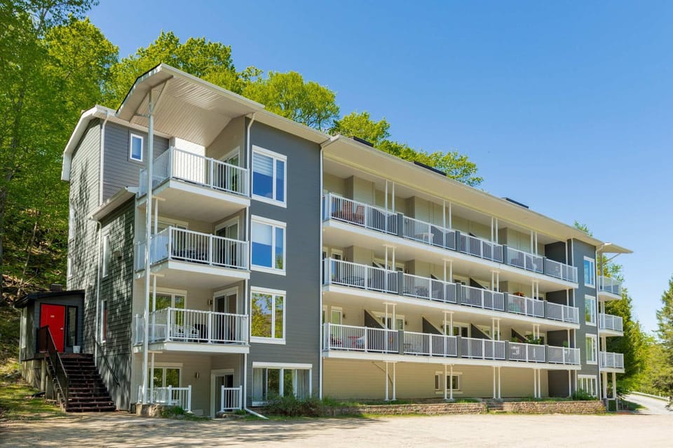 Property building, Day