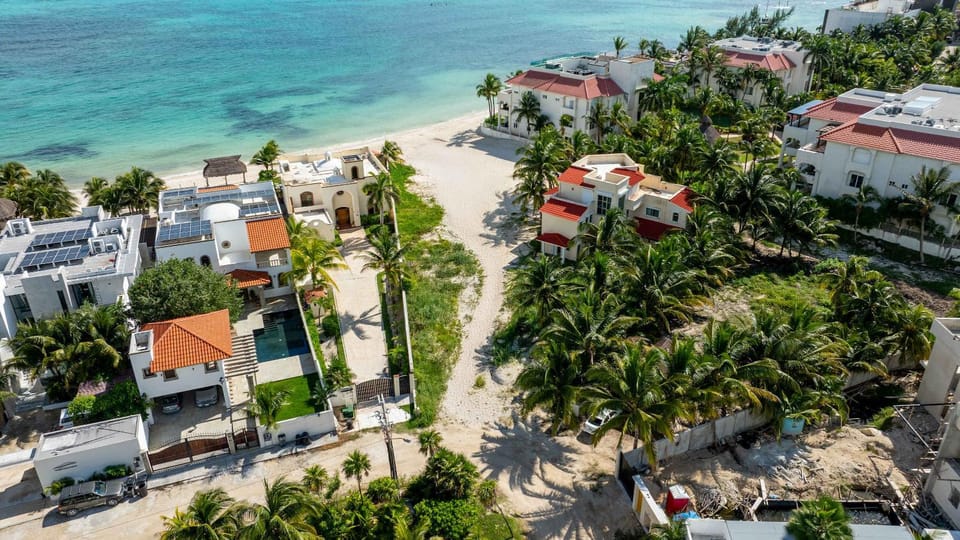 Casa Coral - 2BR - Tropical Hideout with Pool House in State of Quintana Roo