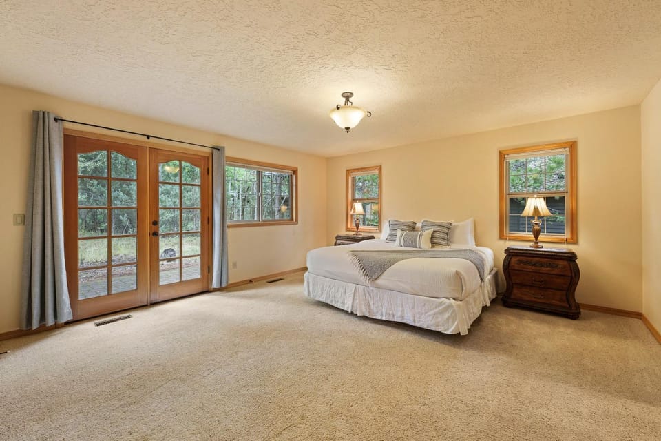 4 Tan Oak House in Sunriver