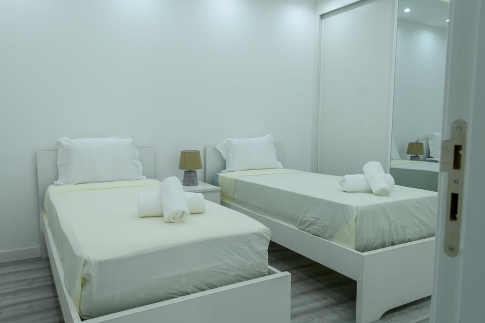 Property building, Bed, Bedroom