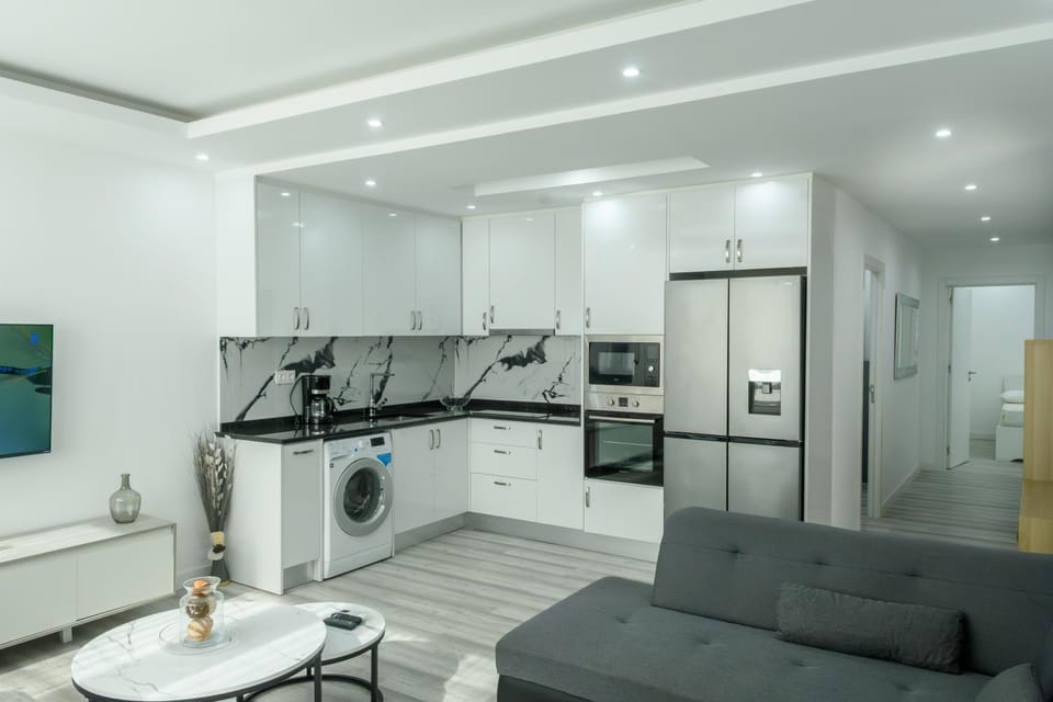 Property building, Kitchen or kitchenette, kitchen, kitchen