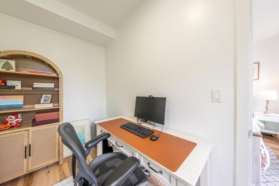 Luxury 3BR Park Slope w Office and Washer Dryer Apartment in Park Slope