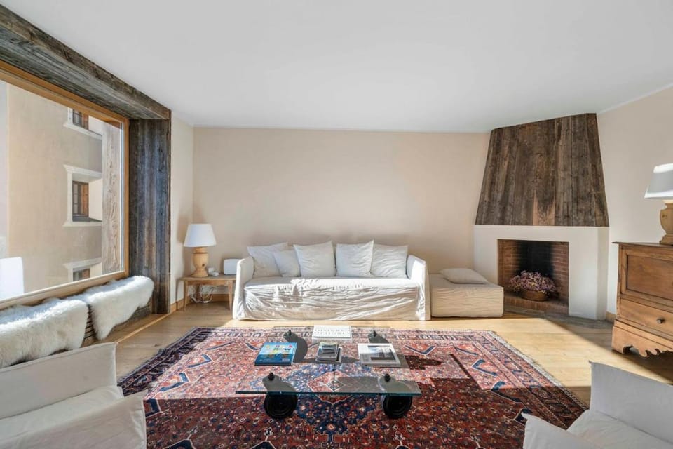 3 bedrooms Old Barn in the center of Samedan Apartment in Samedan