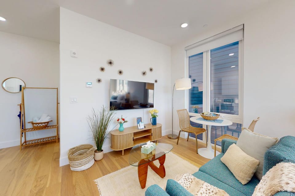 Boston Landing Studio - Rooftop Deck, Near MBTA Apartment in Allston
