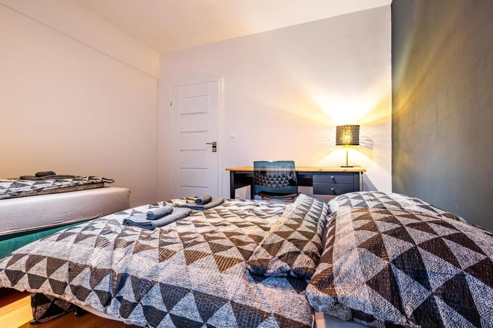 ADM Elegant Gem - FREE Garage Parking, Pool table Apartment in Bratislava