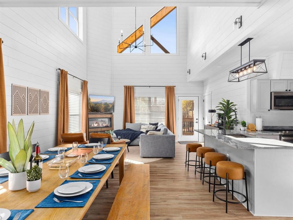 Kitchen or kitchenette, Living room, Dining area