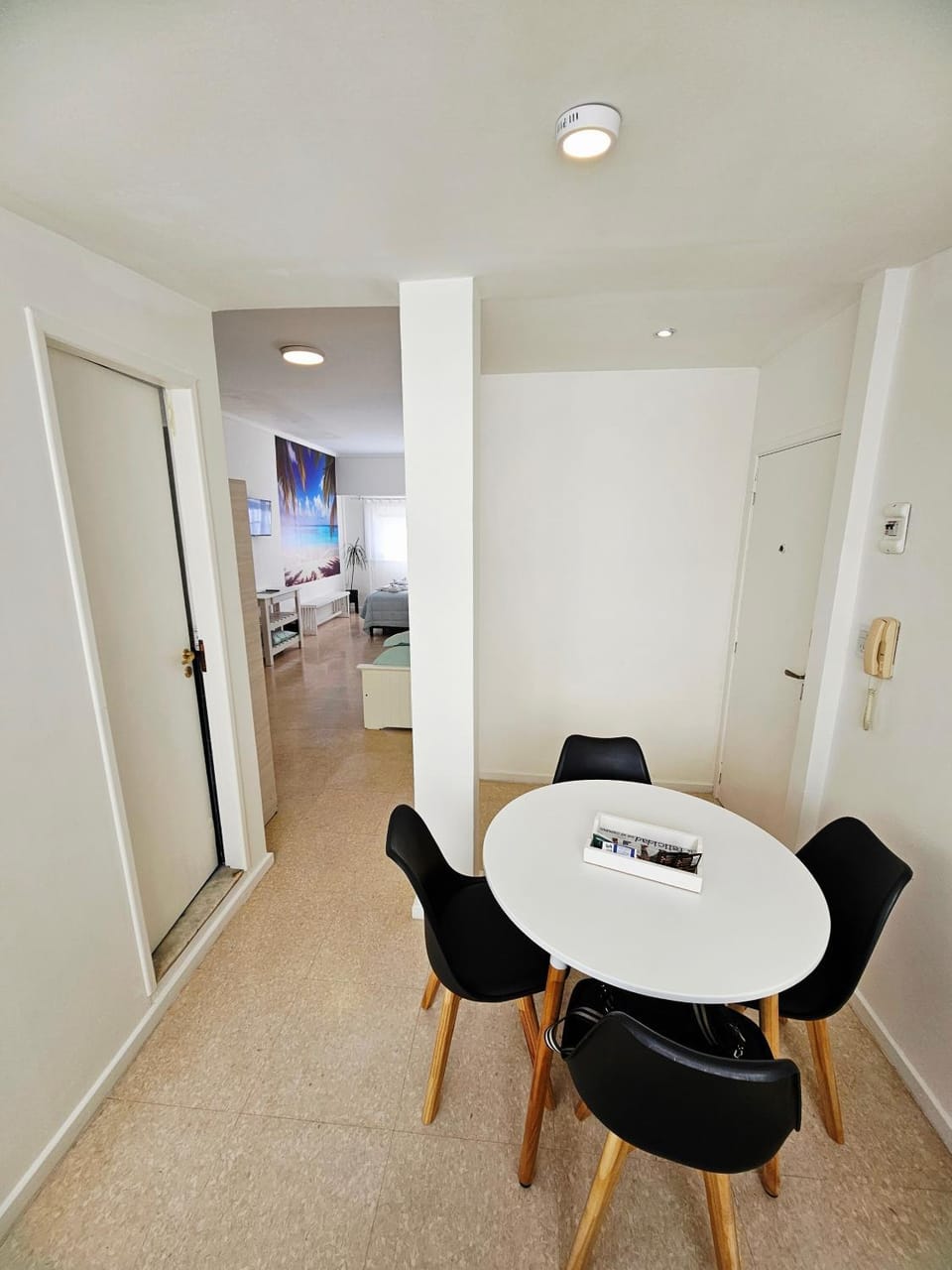 Kitchen or kitchenette, Photo of the whole room, Seating area, Dining area