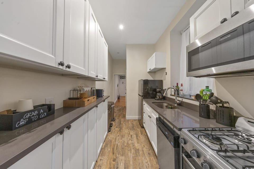 Kitchen or kitchenette, kitchen