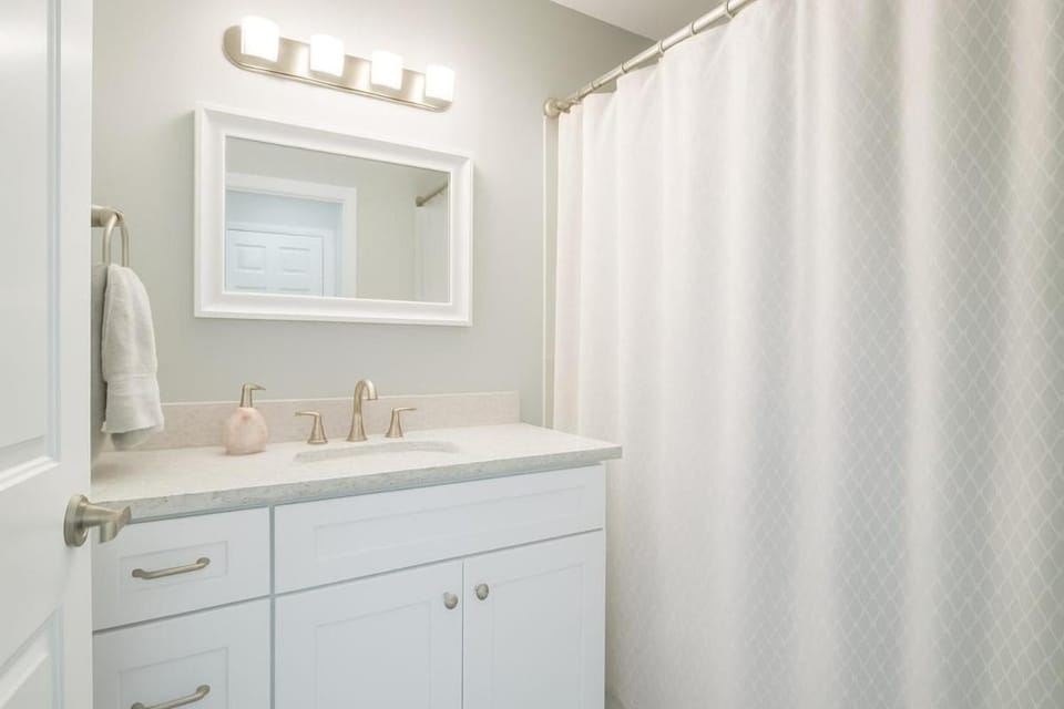 Beachside Bliss - Neptune Nook Unit 2 House in Jacksonville Beach