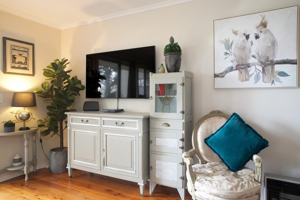 Camellia Cottage House in Wentworth Falls