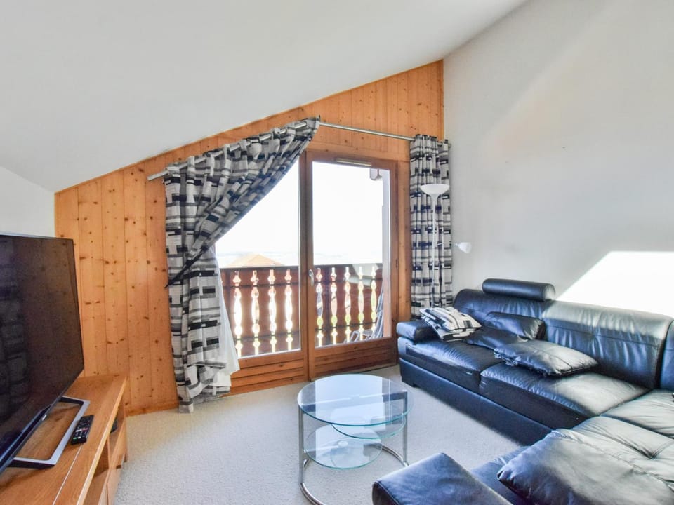 Appartement spacieux proche des pistes avec balcon et parking - FR-1-498-123 Apartment in Sainte-Foy-Tarentaise