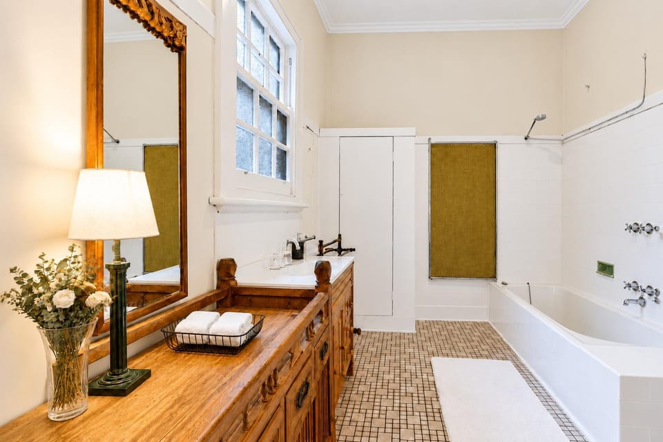 Bathroom, Bath
