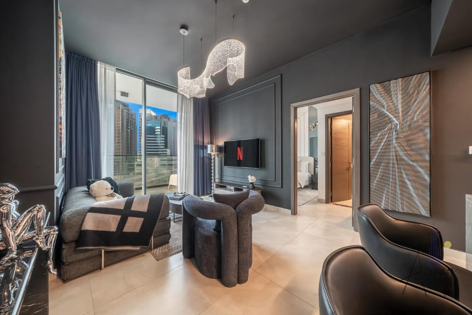 Upscale 1BR Paragon by IGO Near Downtown Apartment in Dubai