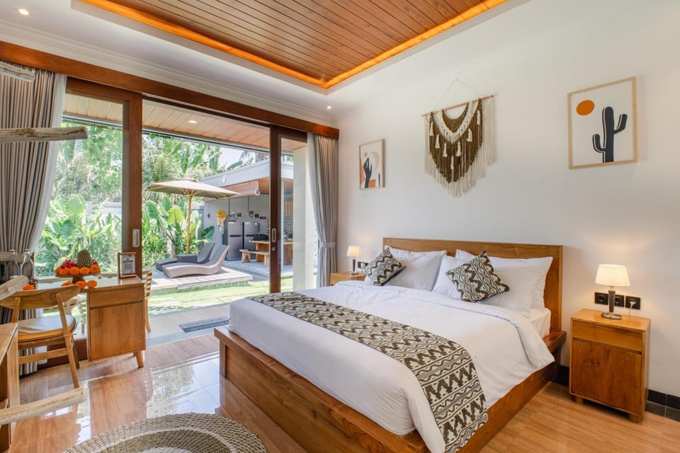 Photo of the whole room, Bedroom, Garden view