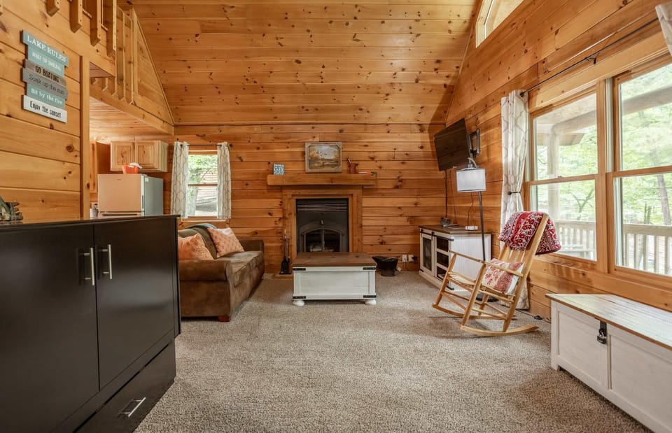 Table Rock Lake Cabin - Lake-Pool-Hot Tub Cabin in Shell Knob