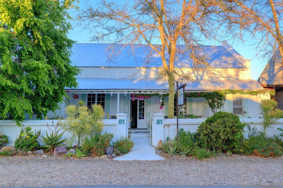 Facade/entrance, Day, Summer, Decorative detail, On site, Garden view, Street view, Sunrise