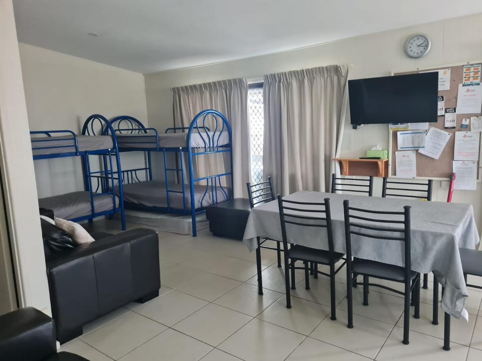 Bed, TV and multimedia, Living room, Dining area, Bedroom
