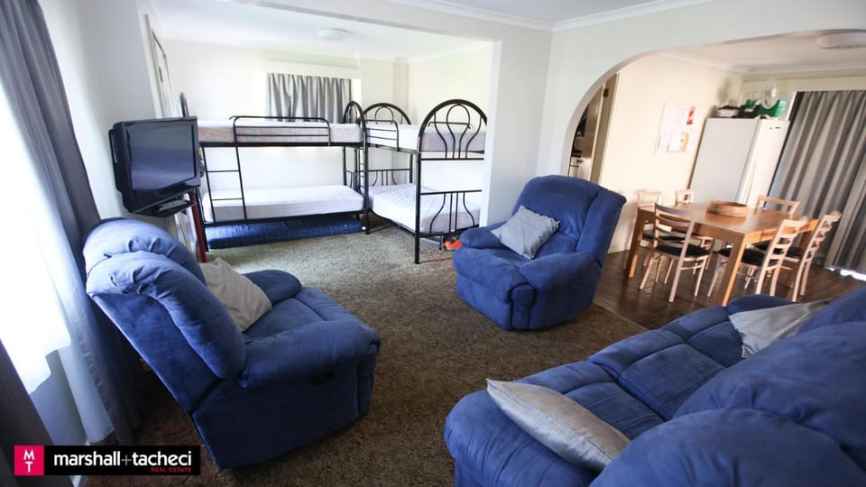 Bed, Living room, Seating area, Dining area, bunk bed