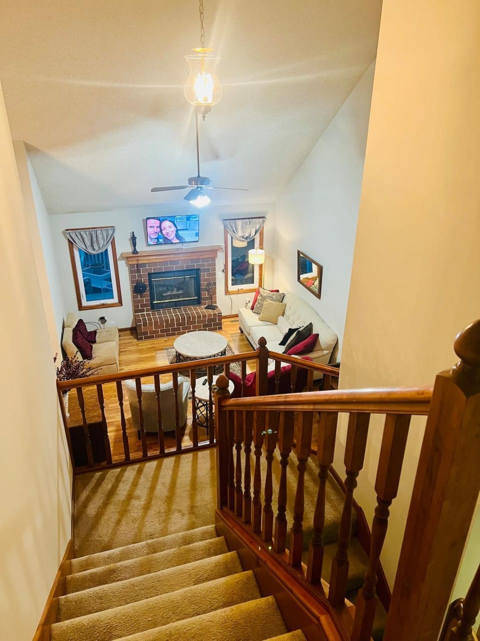 Sleeps 12! Main Level Primary Suite-Beautiful Backyard Oasis House in Lawrence