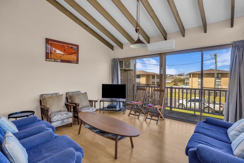 Outlook 1 - Unit 1 Narira St 9 House in Bermagui