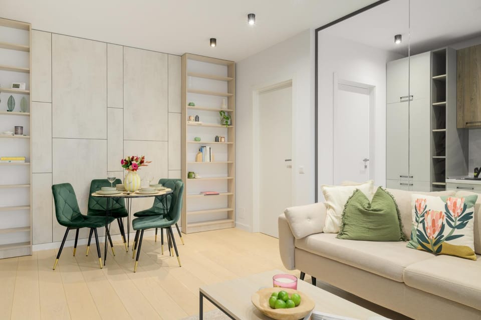 Tropics 1BR Cozy Modern Entire Apartment NuscoCity fast wifi and balcony Apartment in Bucharest