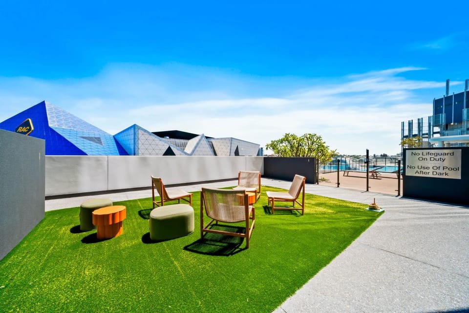 Day, Garden, Seating area, Garden view