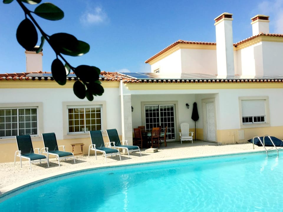 Swimming pool, sunbed