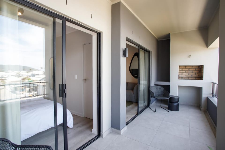 Balcony/Terrace, fireplace