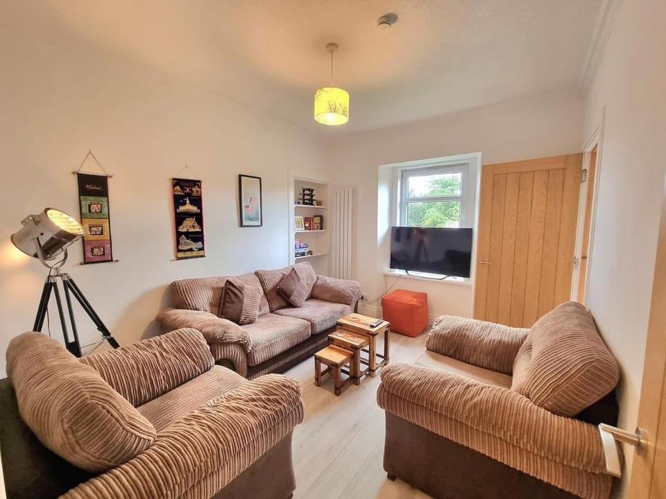 2 bedroom flat- 5 minutes walk from city centre Apartment in Inverness