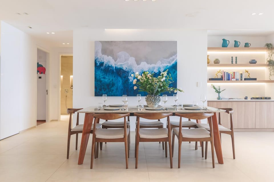 Decorative detail, Seating area, Dining area